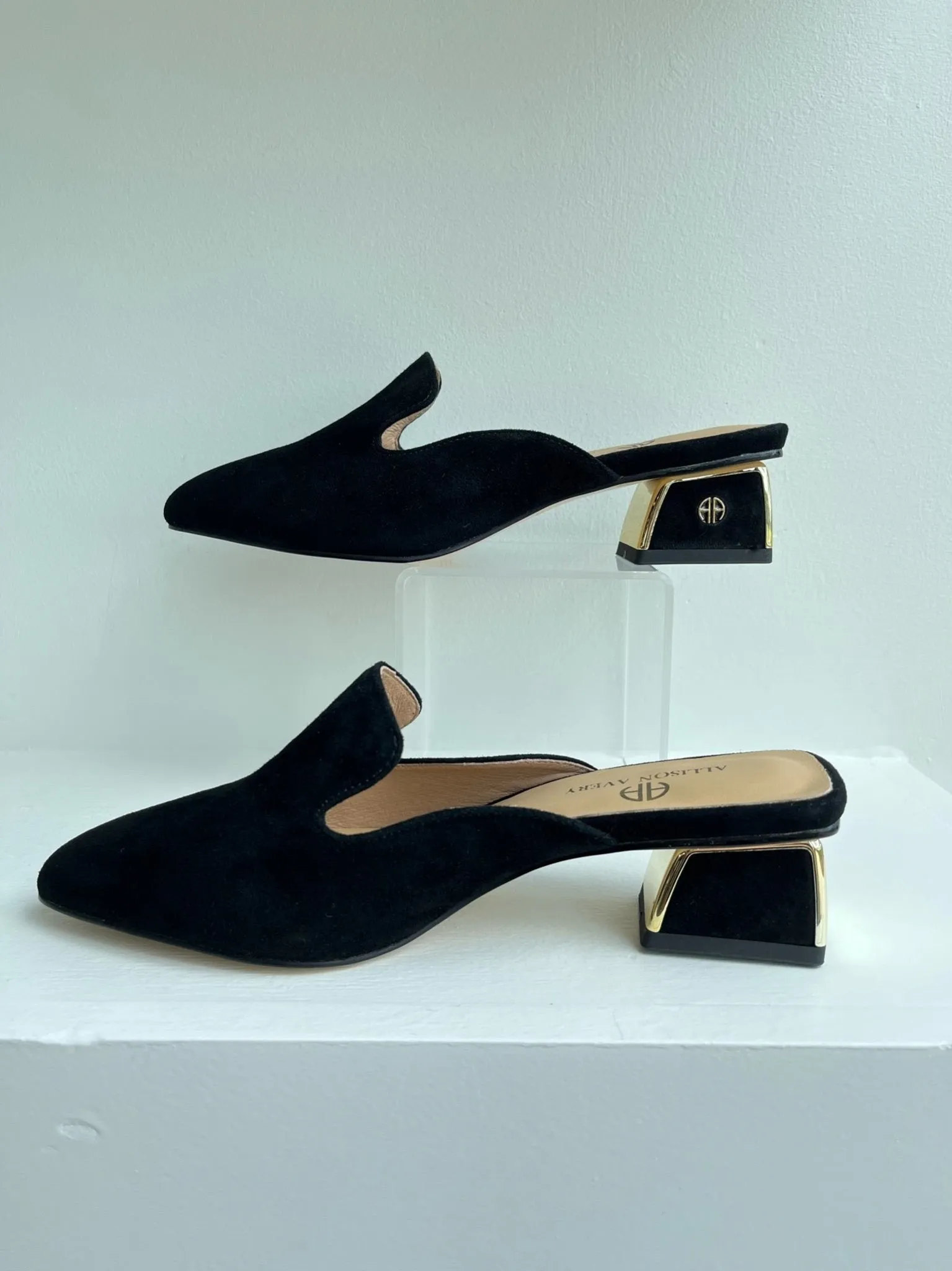 Black Signature Mule
