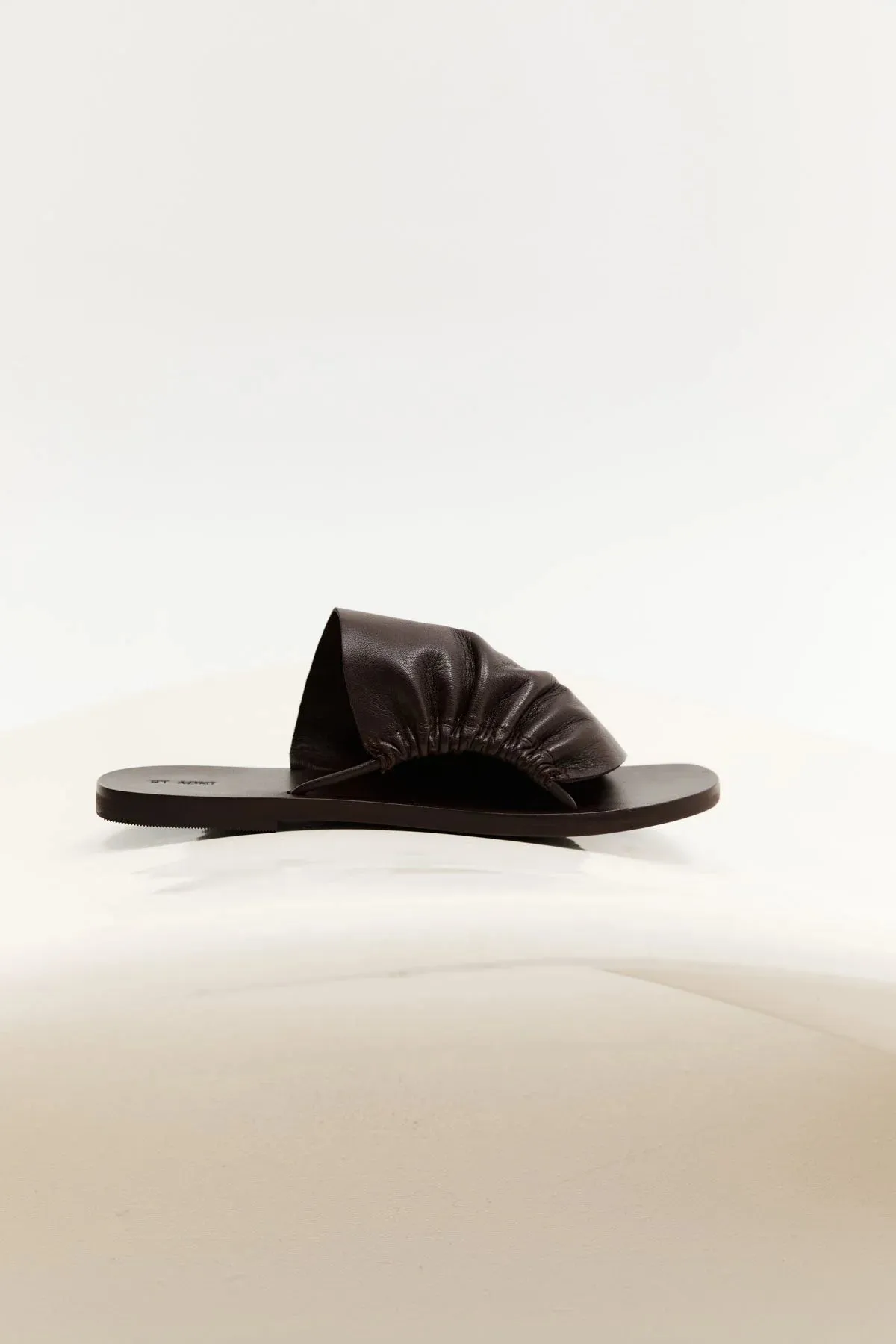GATHERED SLIDES CHOCOLATE