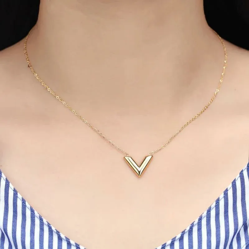 V-Love Letter Neckalce - Stainless Steel